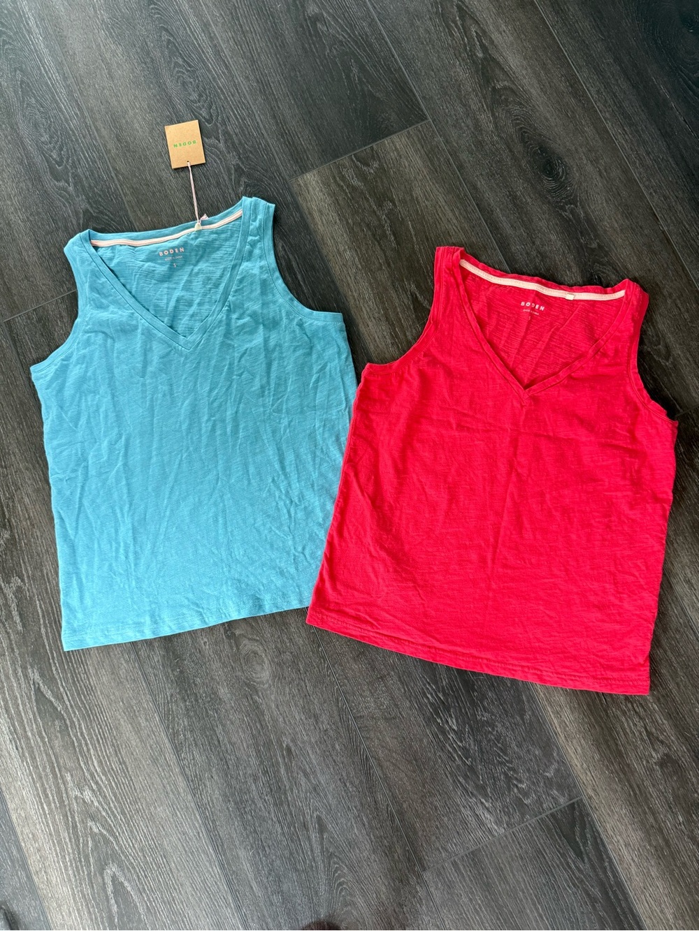 NWT BODEN Regular V-Neck Slub Tank Bundle - Small